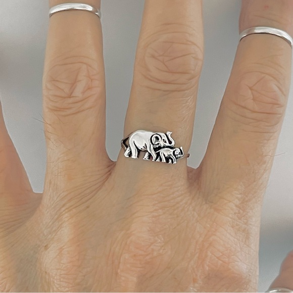 Sterling Silver Baby and Mama Elephant Ring, Animal Ring, Silver Rings - Picture 5 of 12